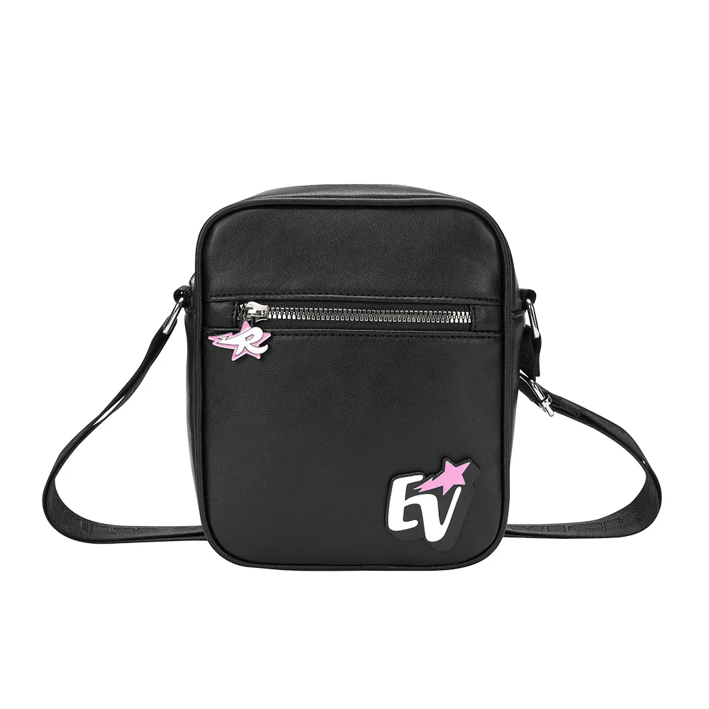 Bolsa Lateral Logo Metal Preta Emilly Vick